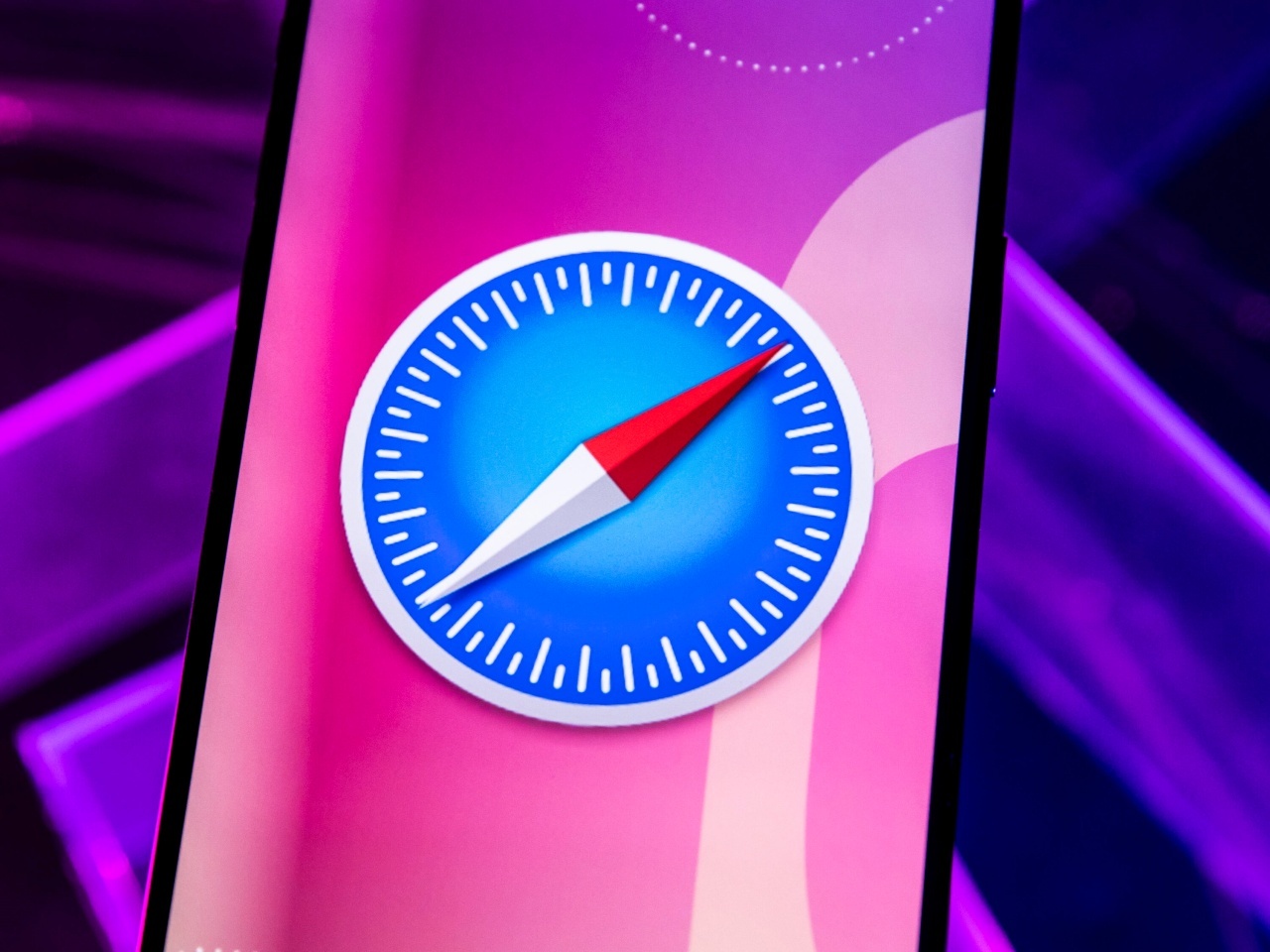 Safari」でバナーやポップアップを非表示にできる新機能、最新