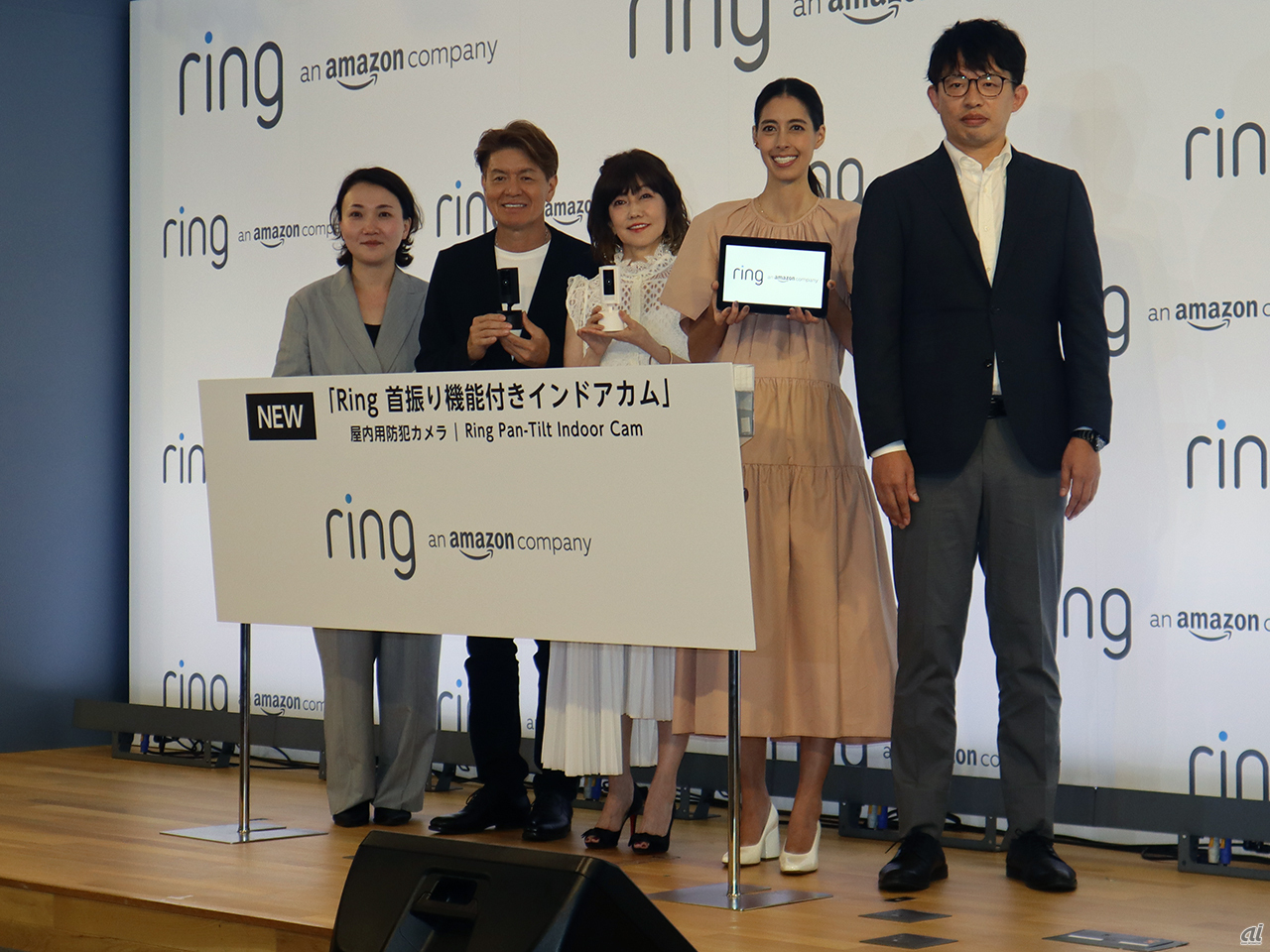 （左から）アマゾンジャパン デバイス事業本部 Ring 事業部 部長 大石愛氏、ヒロミさん、松本伊代さん、森泉さん、アマゾンジャパン デバイス事業本部 Ring 事業部シニアプロダクトマネジャー 瀬口雄介氏