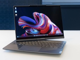 レノボ、画面が自動で回転するコンセプトPC「Lenovo Auto Twist」を発表