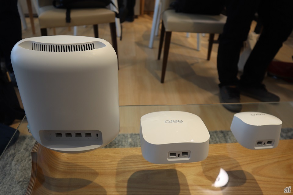 （左から）eero Max 7、eero Pro 6E、eero 6＋の背面