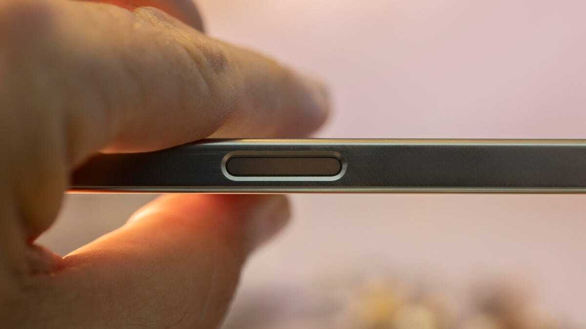 iPhone 16 Proの「カメラコントロール」ボタン
