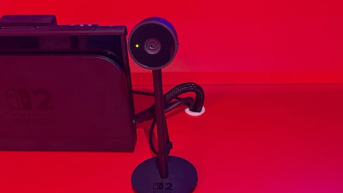これが新しいSwitch 2用カメラ。外付けでゲームやビデオチャットに使える。（Scott Stein/CNET）