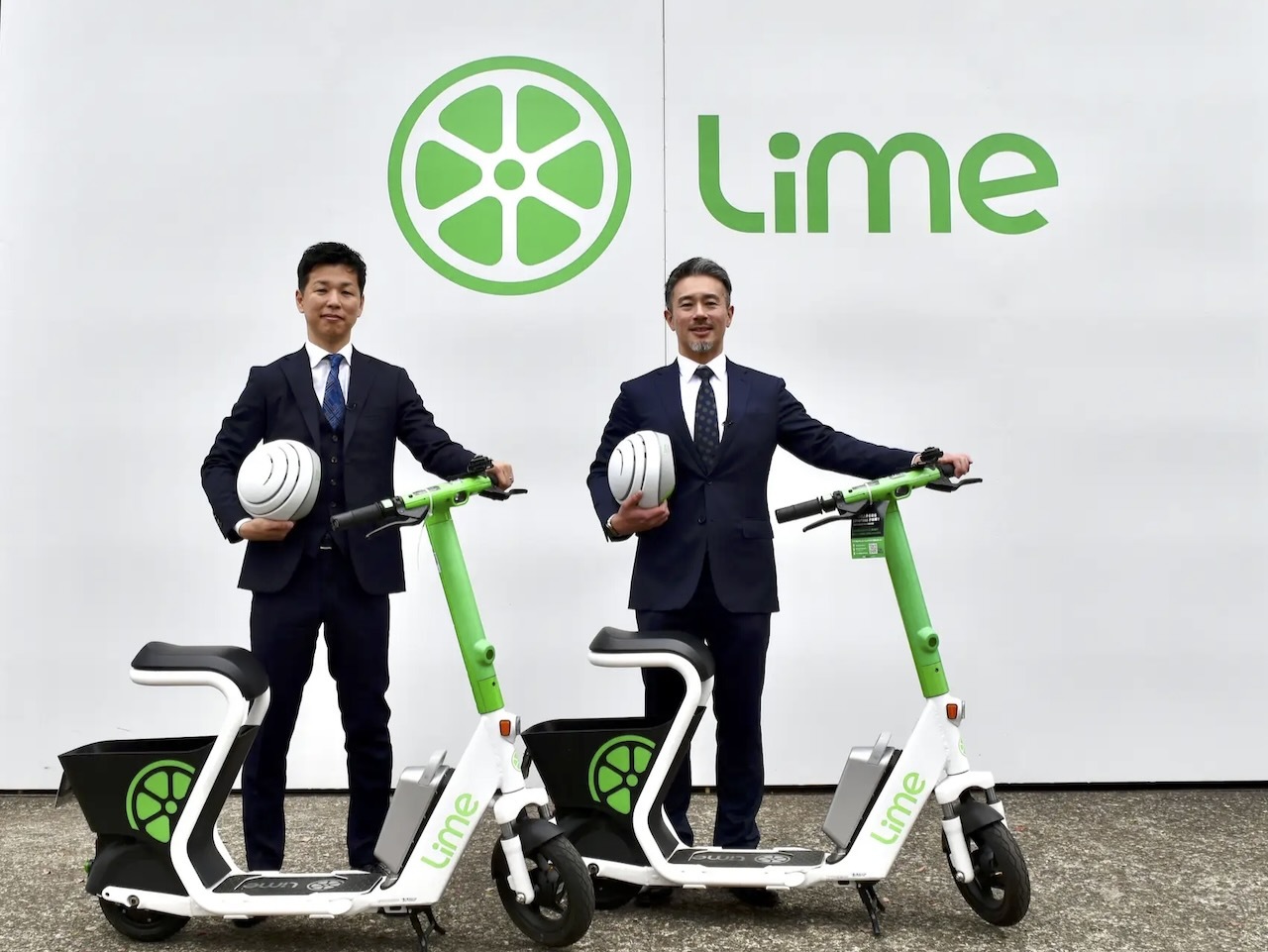 左から井上祐輔氏（Lime 日本政府渉外責任者）、テリー・サイ氏（Lime カントリーマネージャー兼 アジア太平洋地域統括責任者）