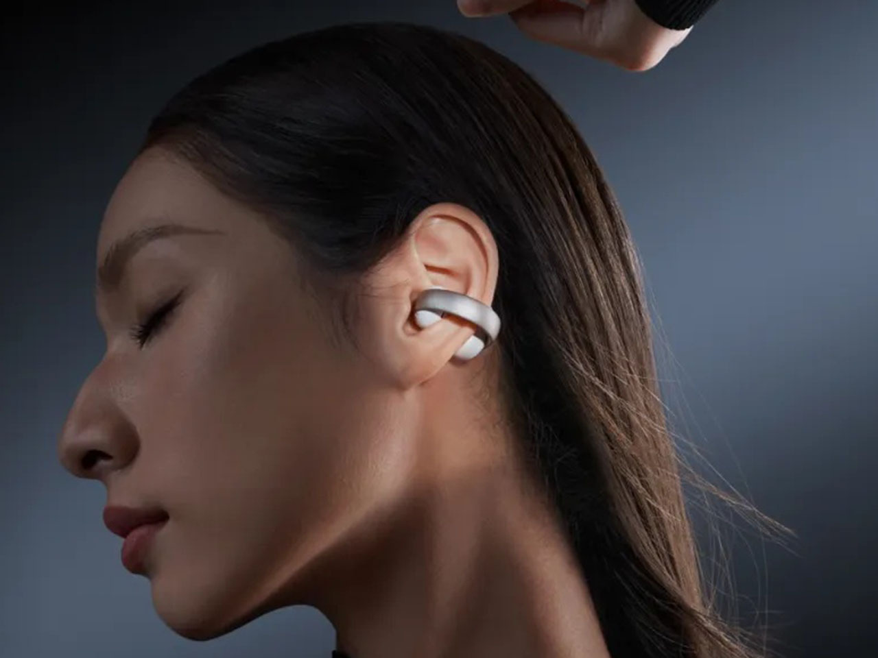 Amazon | Anker Soundcore AeroClip ケース【MARR】ワイヤレス