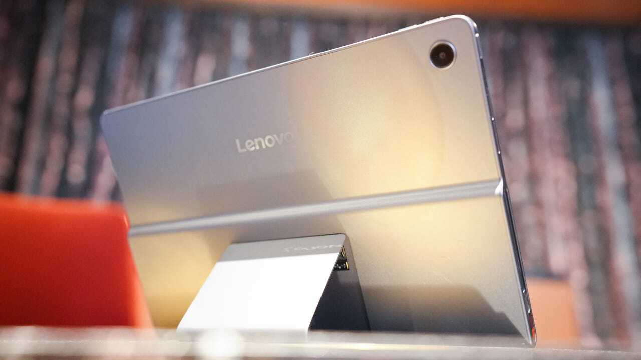 Lenovo Tab Plusの背面