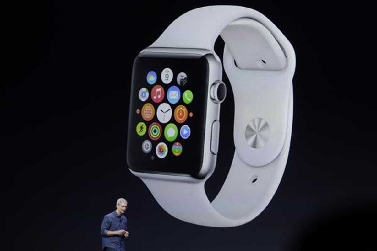 Apple Watchを発表するTim Cook氏