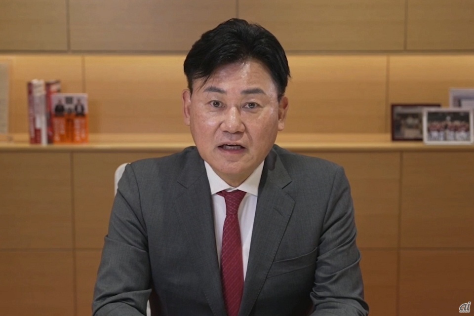 三木谷氏は冒頭と質疑で直接登場