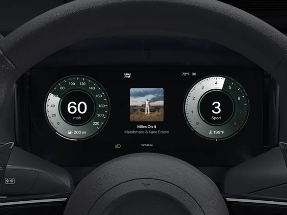 アップル、「CarPlay Ultra」提供開始--メーターパネルで速度表示も　クルマとの一体感を深化