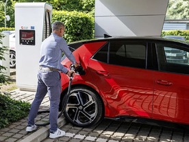 世界の新車販売、あと数年で40%がEVになりそう　理由は？--国際エネルギー機関が予測