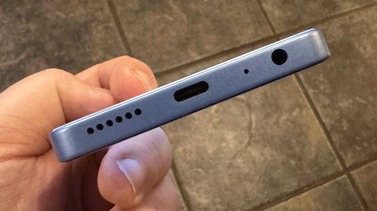 Blackview SHARK 9の底面