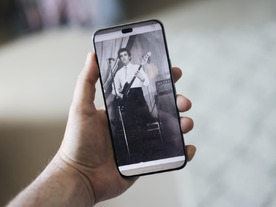 亡き父の写真が生き生きと動き出す、でもこれは現実じゃない--AIがもたらす葛藤
