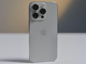 「iPhoneを米国で作らなければ関税25％」、アップルはトランプ氏の要求に従うのか