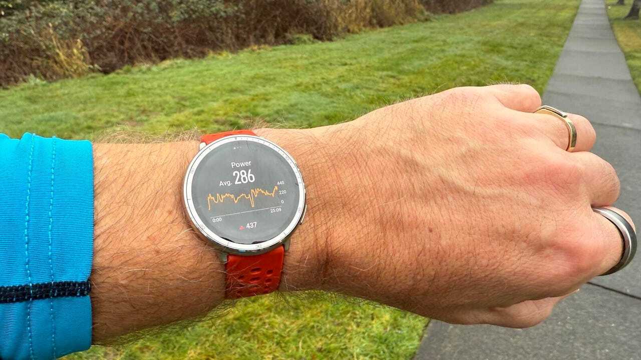 Powerの計測値が表示されたAmazfit Active 2