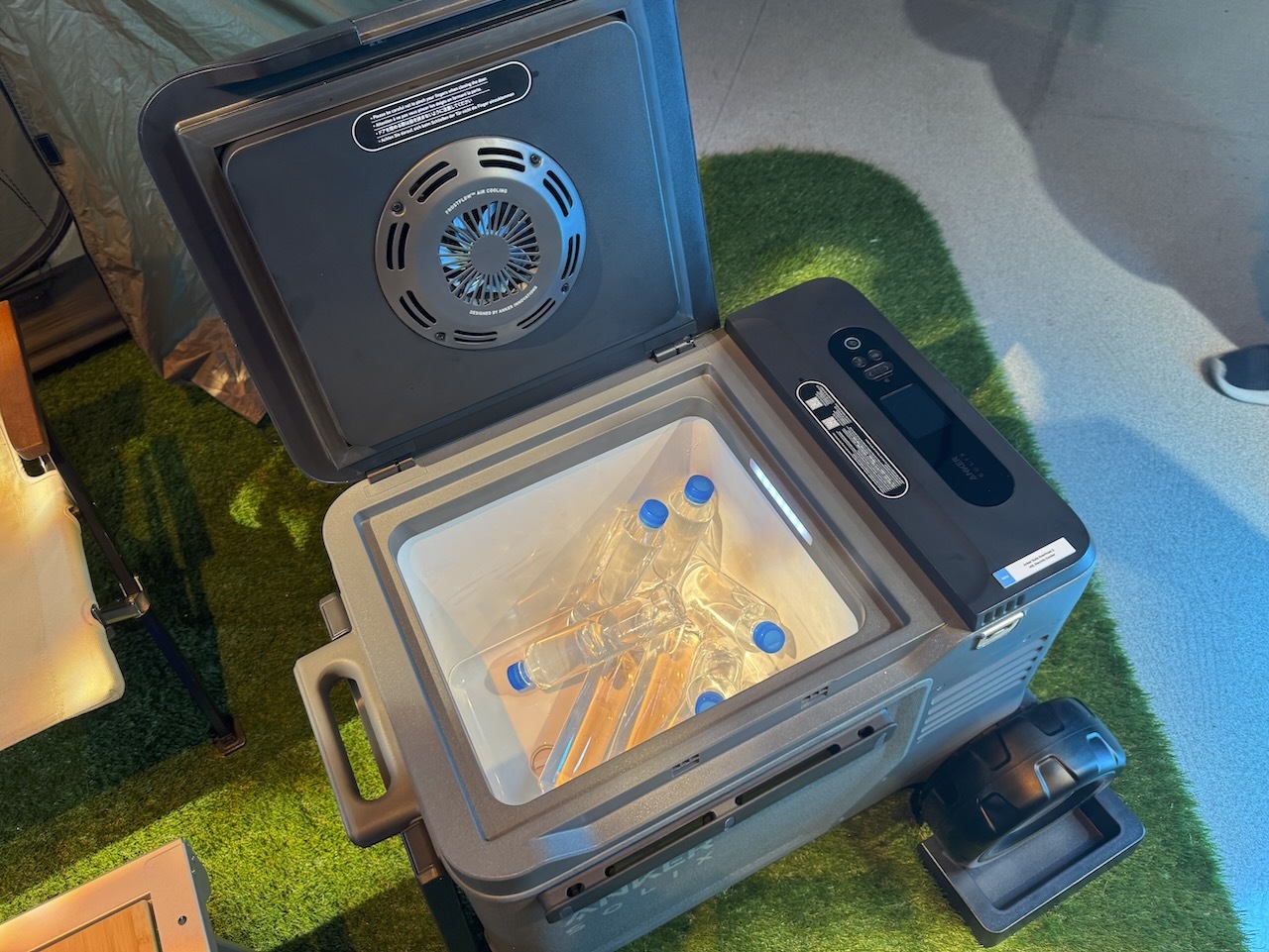 日本で発売中の40Lモデルの中身（国内編集部）