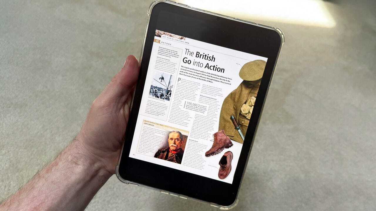 手に持ったKindle