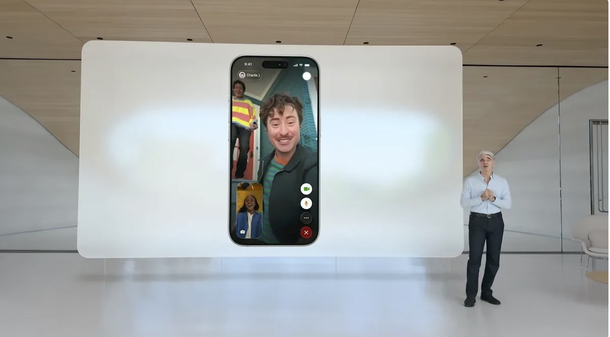 FaceTimeでは操作ボタンが一角に最小化される（Apple/Screenshot by Joe Maldonado/CNET）