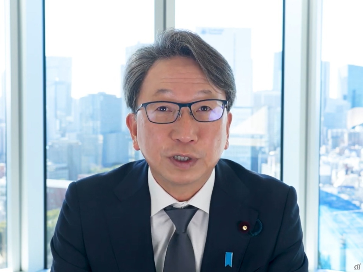 モバイル免許証の実現に向けて警察庁と検討していると平将明デジタル大臣