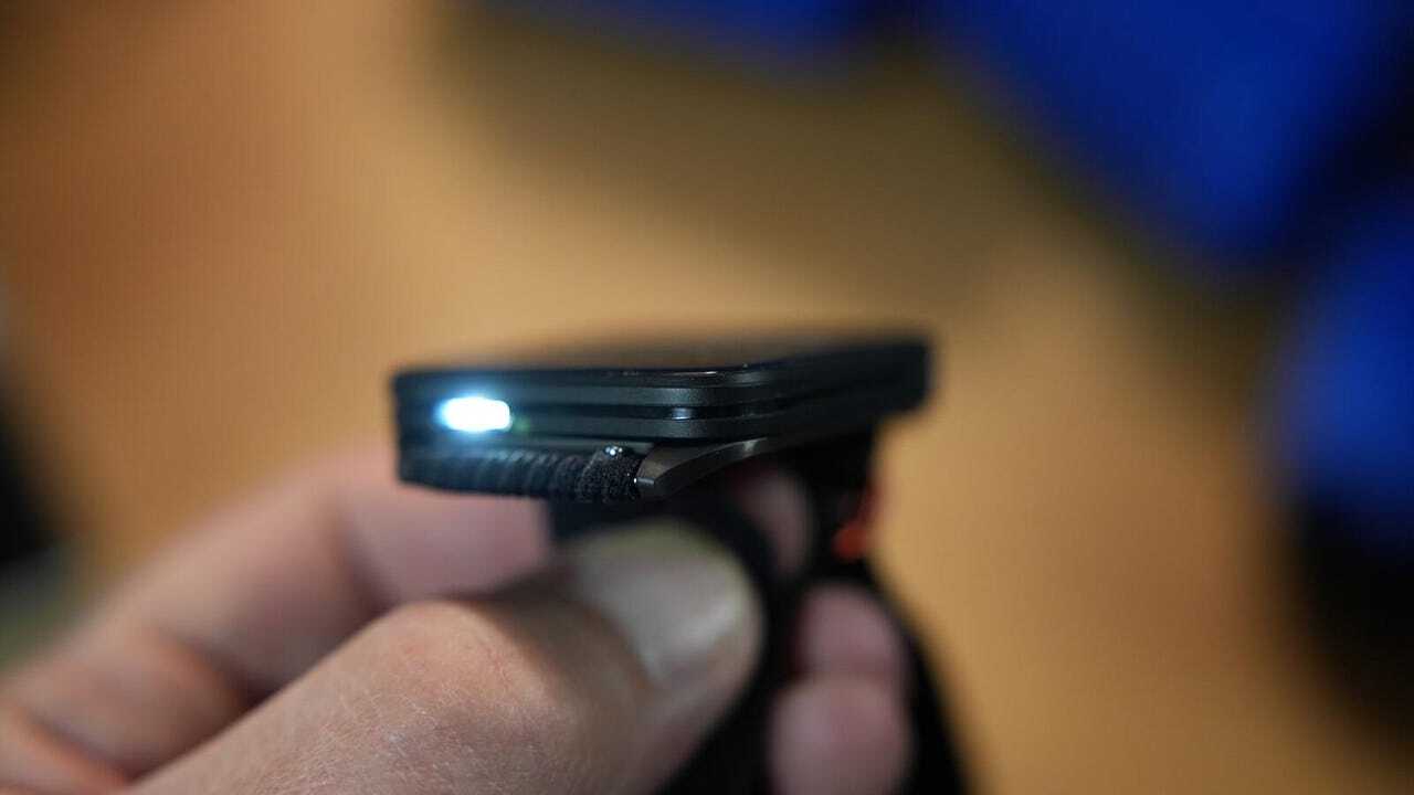 Garmin Venu X1の側面