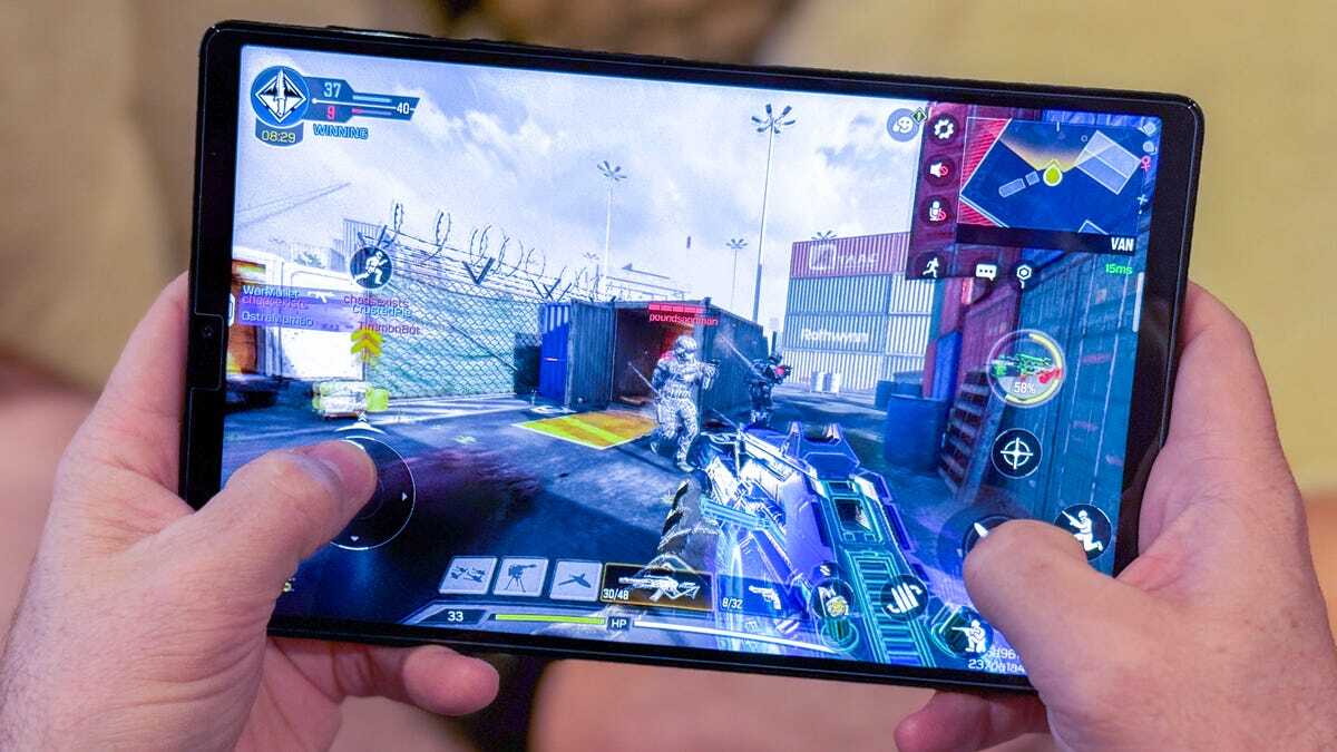 Legion Tabでゲームをプレイする様子