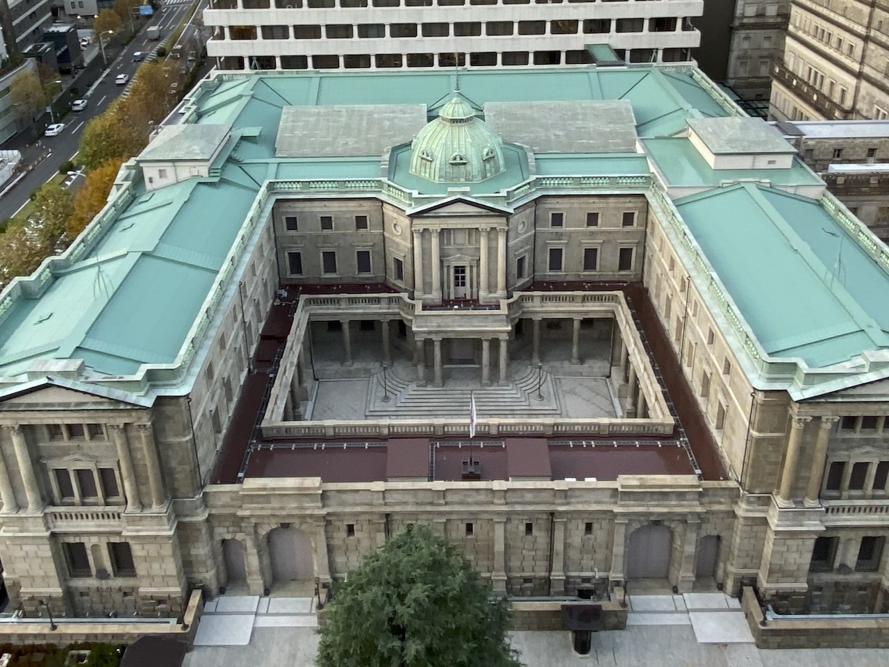 日本銀行本店（出典：日本銀行）