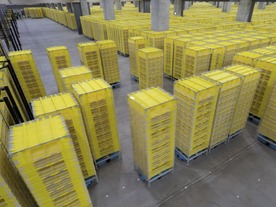 「アマゾン倉庫の無料見学ツアー」日本でも年内開始--棚ごと運ぶロボットも