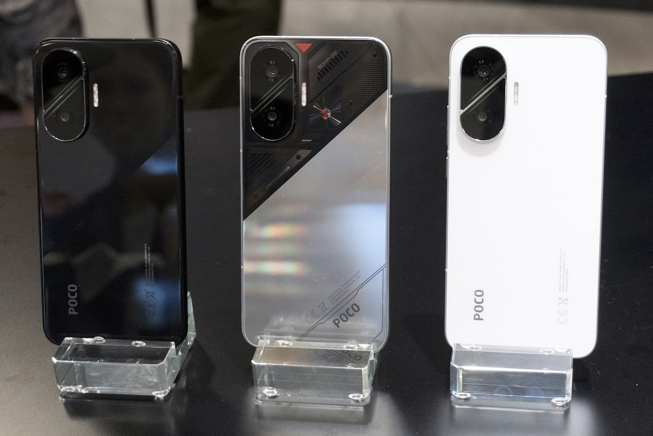 POCO F7のブラック、サイバーシルバーエディション、ホワイト