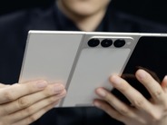 世界最薄うたう三つ折りスマホ「PHANTOM Ultimate G Fold Concept」、中国TECNOから
