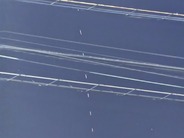 29日未明、空に「謎の光の列」出現–「UFOかと思った」ネットで話題、その正体は？
