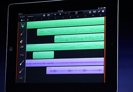 Mac版同様に各トラックが視覚的に表され、曲の各パートの調節が容易にできる。