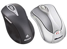 左：Microsoft Wireless Laser Mouse 5000、右：Wireless Notebook Optical Mouse 4000（新色：ムーンライトシルバー）