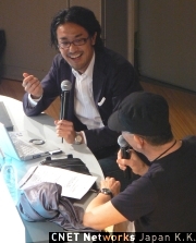 チームラボ代表取締役社長の猪子寿之氏とプロダクトデザイナーの坂井直樹氏