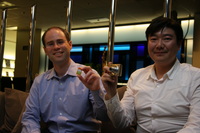 Chief Product OfficerのYuval Koren（ユーバル コーレン）氏（左）とアイファイジャパン代表取締役の田中大祐氏（右）
