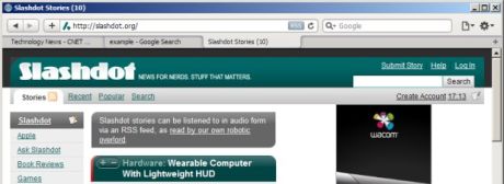 Safari 4ではメニューバーを隠すことができる。ただしAppleはベータ版から正式版に移行する際に、タブを従来の位置であるブラウザのウェブページのすぐ上に移してしまった。