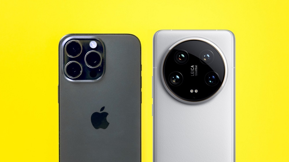 iPhone 15 Pro Max（左）とXiaomi 14 Ultra
